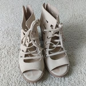 Vince Camuto Lace Up Heeled Sandals Size 8.5